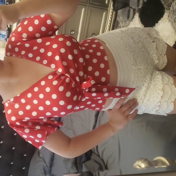 BRAND NEW TOP - Picture 2 of 3